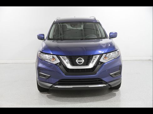 Used 2019 Nissan Rogue SV AWD/4WD image 2