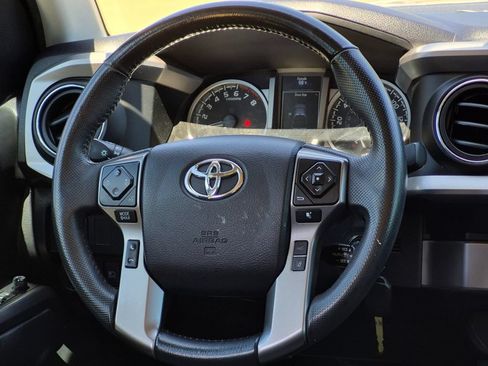Used 2022 Toyota Tacoma SR5 RWD image 15