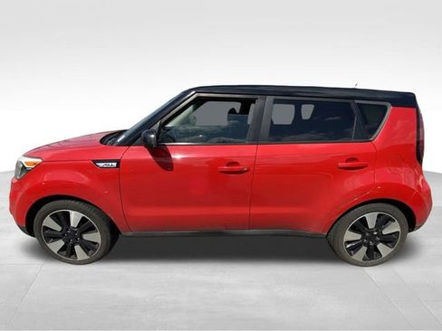 Used 2018 Kia Soul + image 4