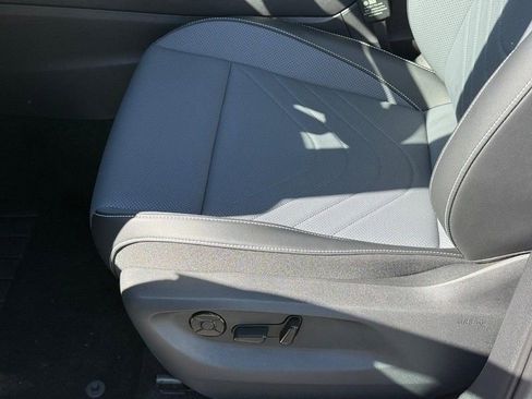New 2026 Volkswagen Tiguan SE R-Line AWD/4WD image 17