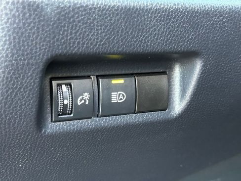 Used 2021 Toyota RAV4 LE image 57