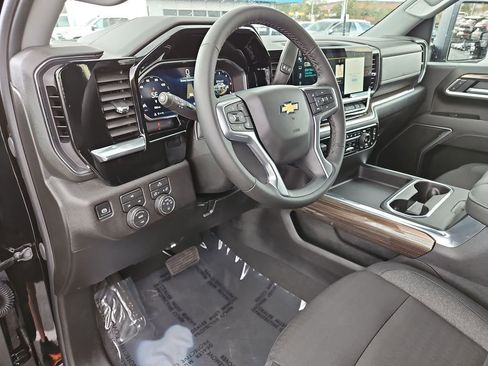 Used 2026 Chevrolet Silverado 2500 LT w/ Convenience Package image 16