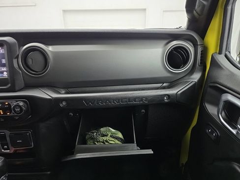 Used 2022 Jeep Wrangler Sport AWD/4WD image 39