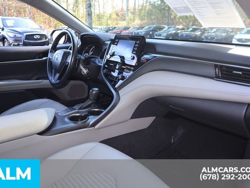 Used 2024 Toyota Camry SE FWD image 23