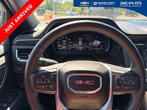 Used 2024 GMC Yukon SLT w/ SLT Luxury Package AWD/4WD image 16