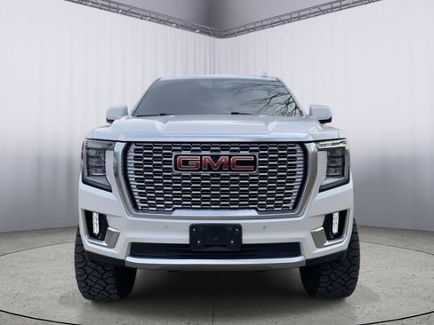 Used 2021 GMC Yukon XL Denali w/ Denali Premium Package AWD/4WD image 2