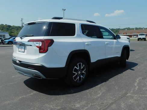 Used 2023 GMC Acadia SLE w/ Driver Convenience Package image 9