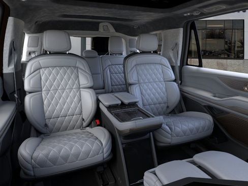 New 2026 Lincoln Navigator Black Label AWD/4WD image 11