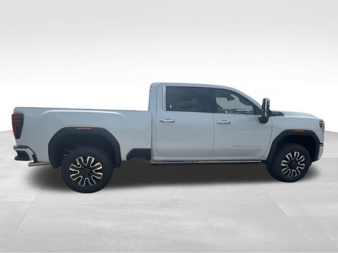 New 2026 GMC Sierra 3500 Denali Ultimate AWD/4WD image 9