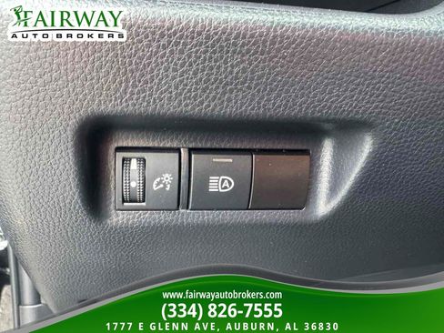 Used 2024 Toyota RAV4 AWD Hybrid image 16