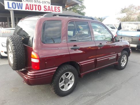 Used 2003 Chevrolet Tracker LT image 9
