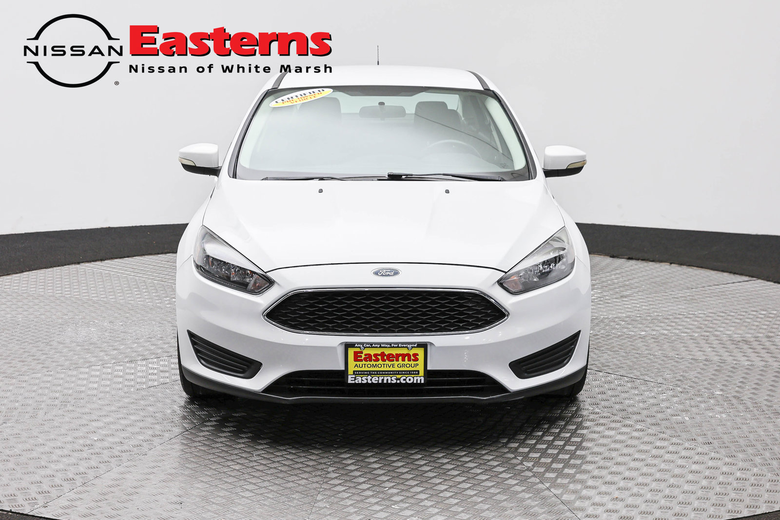 Used 2018 Ford Focus SE w/ Cold Weather Package FWD image 2