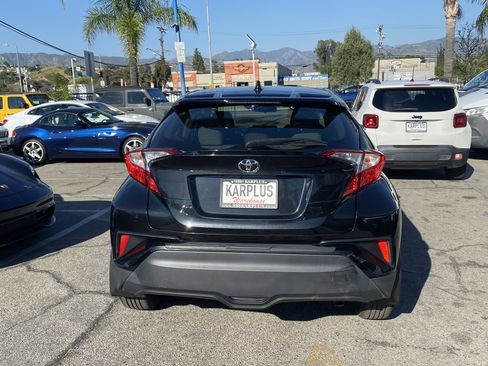 Used 2021 Toyota C-HR LE image 8