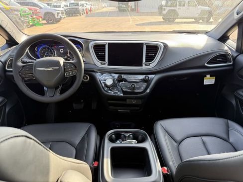 New 2026 Chrysler Pacifica Select w/ S Appearance Package image 18