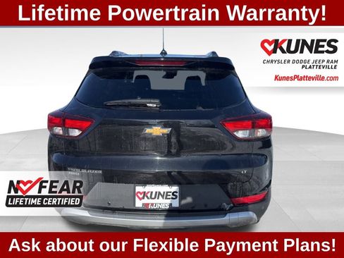Used 2025 Chevrolet TrailBlazer LT w/ Driver Confidence Package image 3