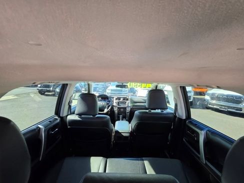 Used 2018 Toyota 4Runner SR5 Premium w/ Wilderness Package AWD/4WD image 12