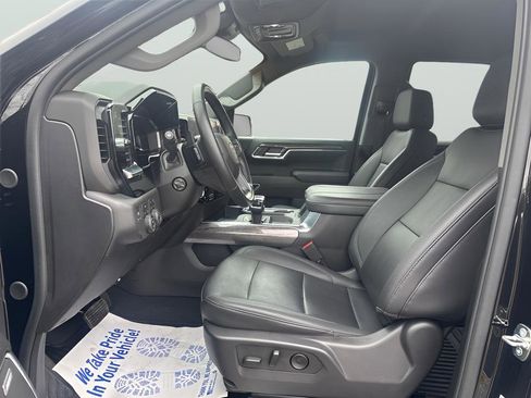 Used 2024 Chevrolet Silverado 1500 LTZ image 17