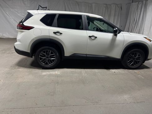 Used 2024 Nissan Rogue S FWD image 8