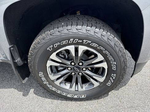 Used 2022 Chevrolet Colorado Z71 AWD/4WD image 12