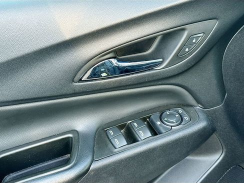 Used 2023 Chevrolet Equinox LT image 17
