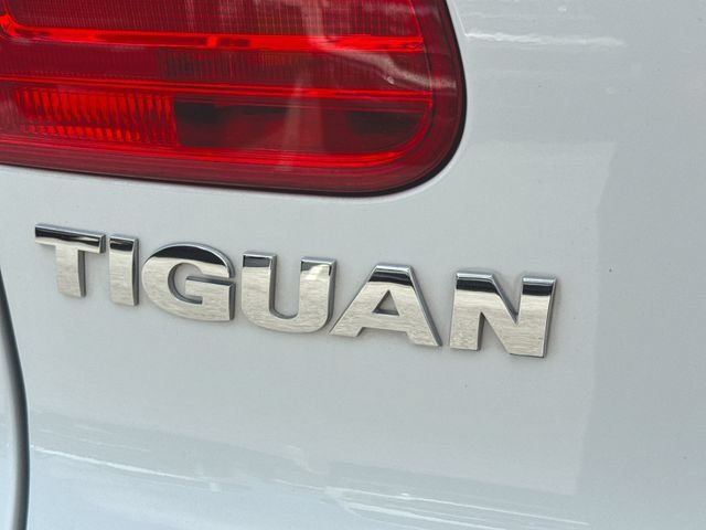 Used 2017 Volkswagen Tiguan S FWD image 31
