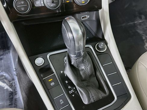 Used 2019 Volkswagen Jetta SE FWD image 20