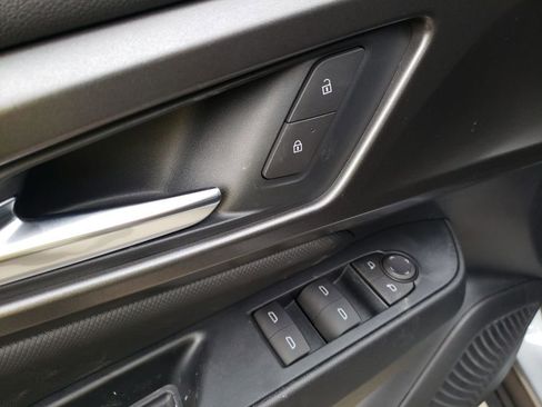 New 2026 Chevrolet Equinox EV LT image 11