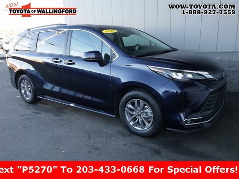 Certified 2024 Toyota Sienna XLE image 18