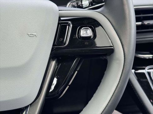 Used 2022 Lincoln Corsair AWD w/ Premium Package image 25