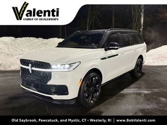 Used 2025 Lincoln Navigator L Black Label video 1