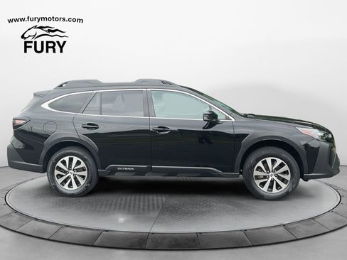Used 2023 Subaru Outback Premium AWD/4WD image 2