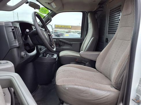 Used 2016 Chevrolet Express 2500 Extended image 16