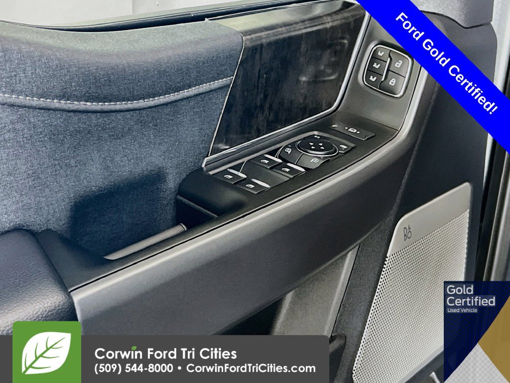 Used 2025 Ford F350 Lariat w/ Black Appearance Package AWD/4WD image 11
