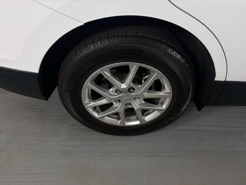 Used 2024 Chevrolet Equinox LT image 11