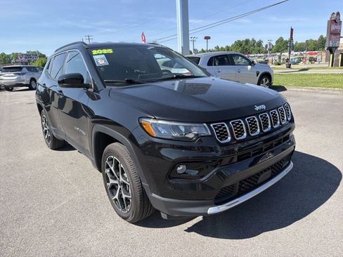 Used 2025 Jeep Compass Limited AWD/4WD image 3
