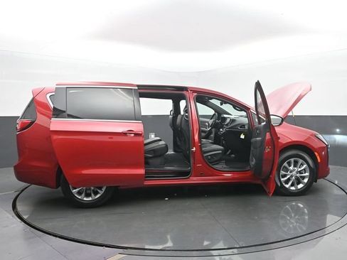 New 2027 Chrysler Pacifica Select w/ Family Tech Group AWD/4WD image 57