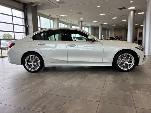 Used 2025 BMW 330i Sedan RWD image 3