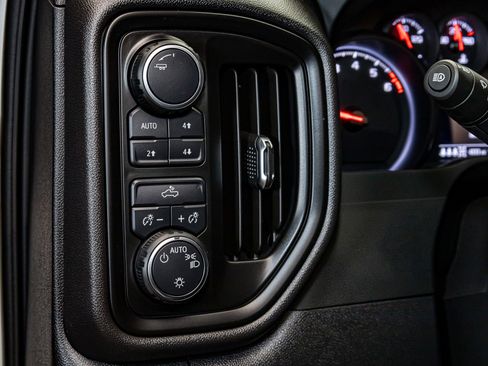 Used 2025 Chevrolet Silverado 1500 Custom Trail Boss w/ LPO, Dark Essentials Package image 21