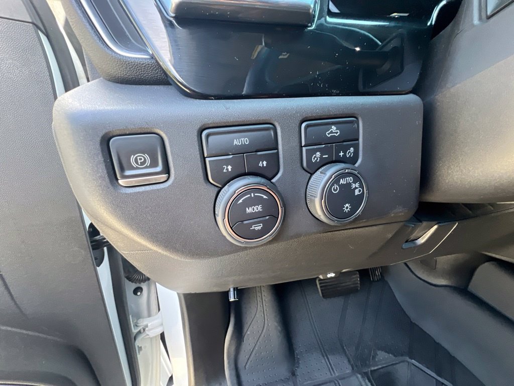 Used 2023 Chevrolet Silverado 1500 LT AWD/4WD image 35