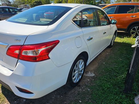 Used 2018 Nissan Sentra SV FWD image 4