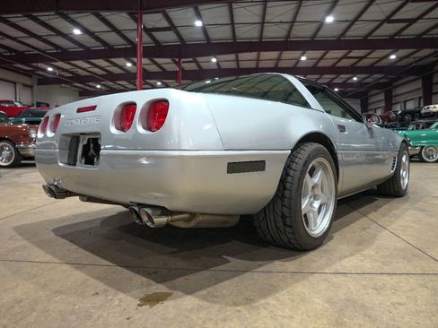 Used 1996 Chevrolet Corvette Coupe image 8