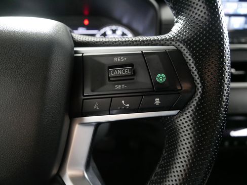 Used 2024 Mitsubishi Outlander SE image 28