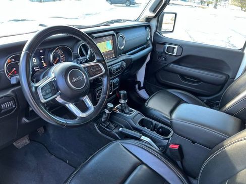 Used 2022 Jeep Wrangler Unlimited Sahara image 19