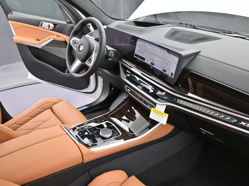 New 2026 BMW X5 xDrive40i w/ M Sport Package image 21