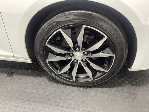 Used 2018 Chevrolet Malibu LT FWD image 27