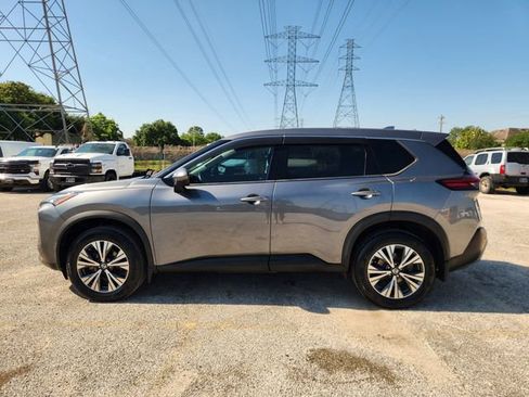 Used 2021 Nissan Rogue SV FWD image 4