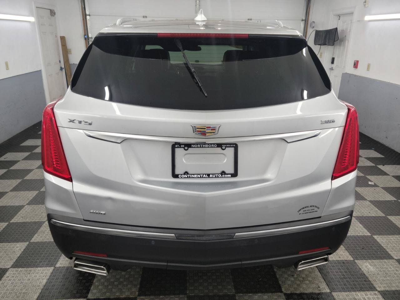 Used 2018 Cadillac XT5 Luxury w/ Driver Awareness Package AWD/4WD image 5