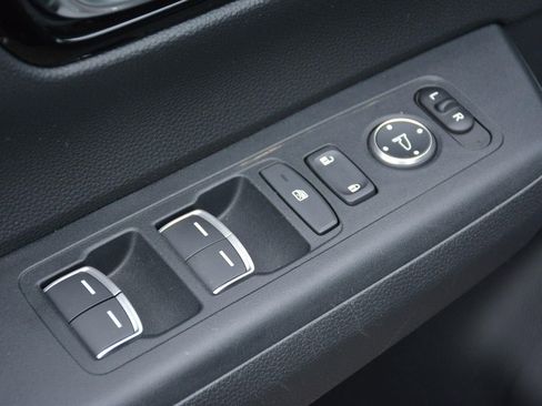 Used 2025 Honda CR-V EX-L image 12