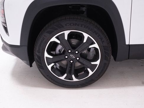 New 2026 Chevrolet Equinox LT w/ Safety and Technology Package FWD image 11