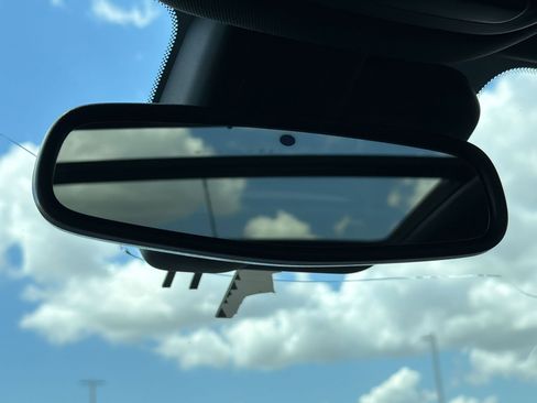 Used 2021 Chevrolet TrailBlazer RS w/ Sun and Liftgate Package image 18